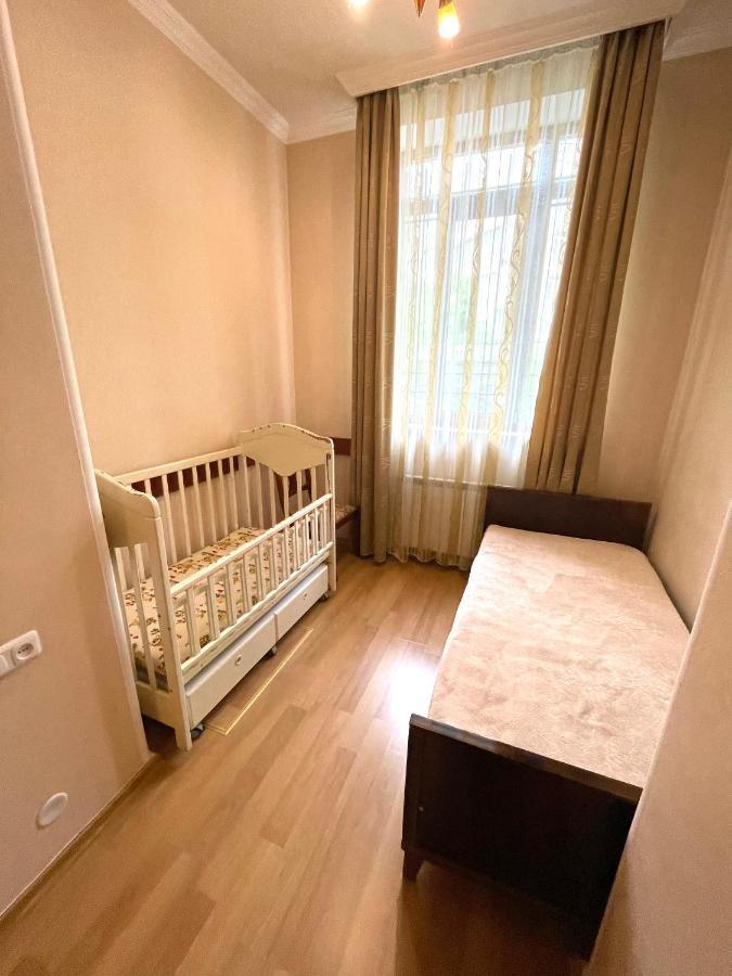 Apartment In The Center Of Yerevan Exterior photo